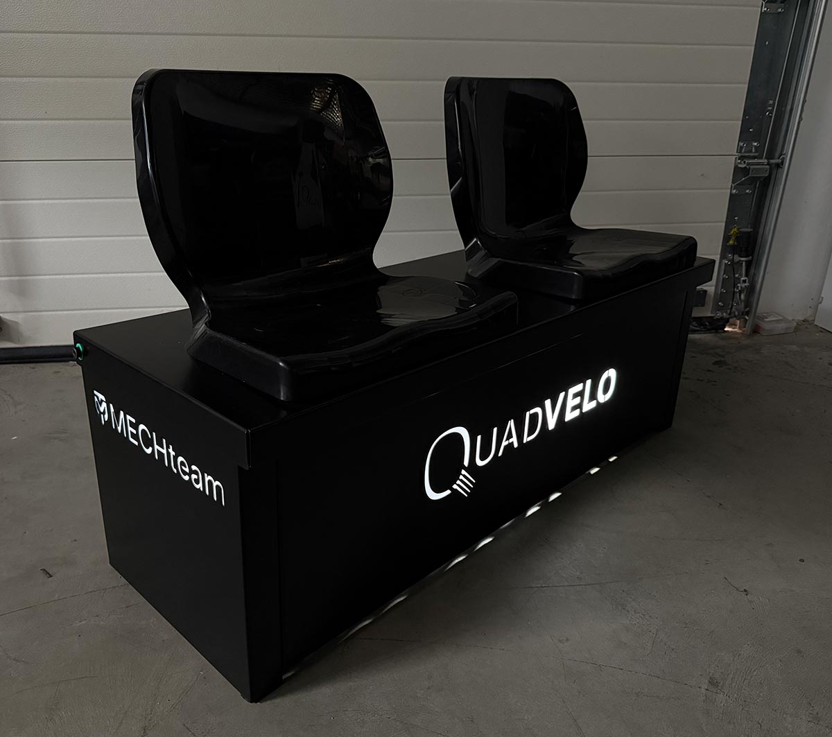 Quadvelo bench